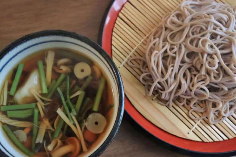 冷やし山菜蕎麦｜泡瀬で寿司・うな重のテイクアウト・デリバリーなら和酒房 山本