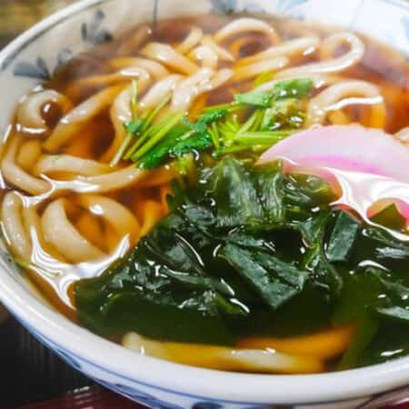 ワカメうどん｜泡瀬で寿司・うな重のテイクアウト・デリバリーなら和酒房 山本