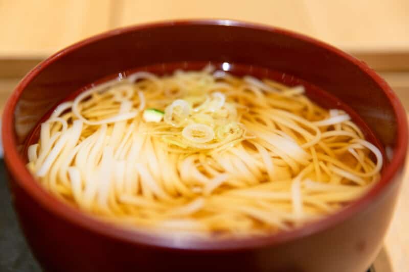 かけうどん｜泡瀬で寿司・うな重のテイクアウト・デリバリーなら和酒房 山本